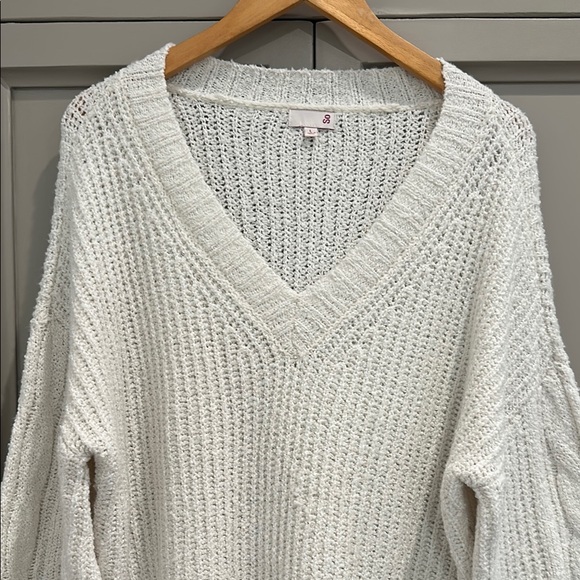 SO Women's Cream V-Neck Sweater - Picture 3 of 12
